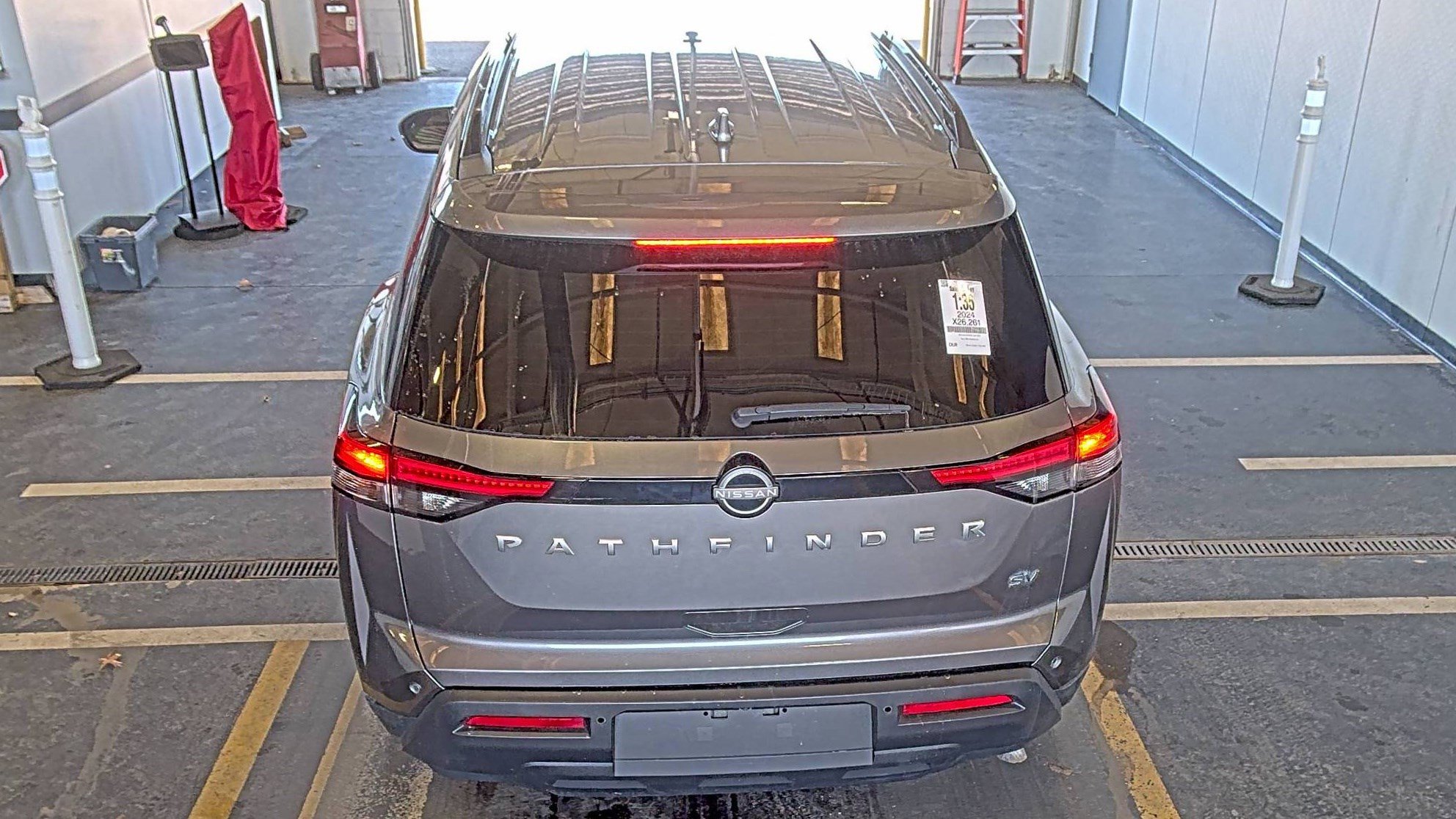 Used 2024 Nissan Pathfinder SV image 7