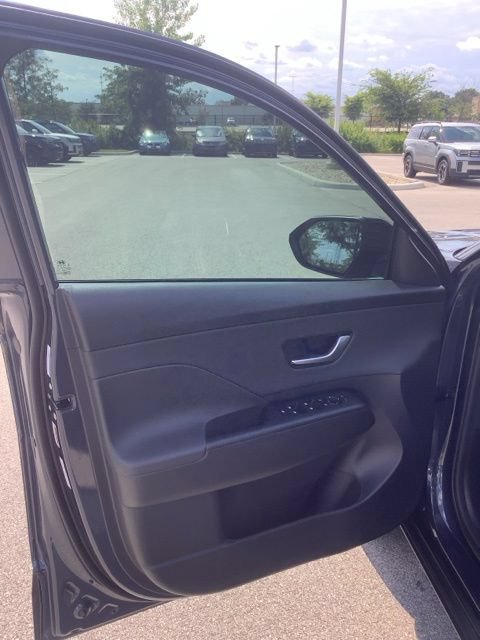 Used 2026 Hyundai Kona SEL Premium FWD image 17