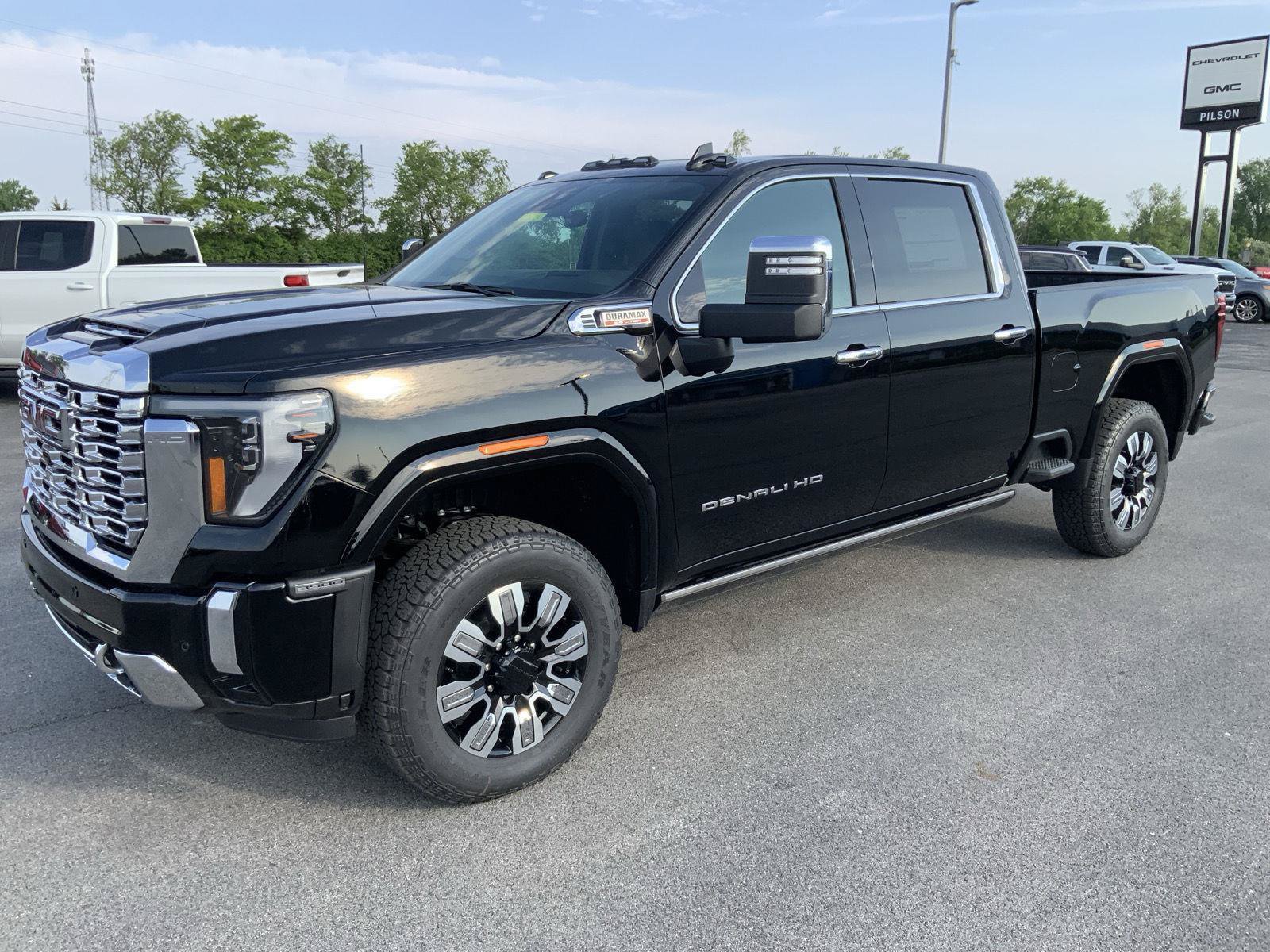 New 2026 GMC Sierra 3500 Denali w/ Denali Reserve Package AWD/4WD image 4