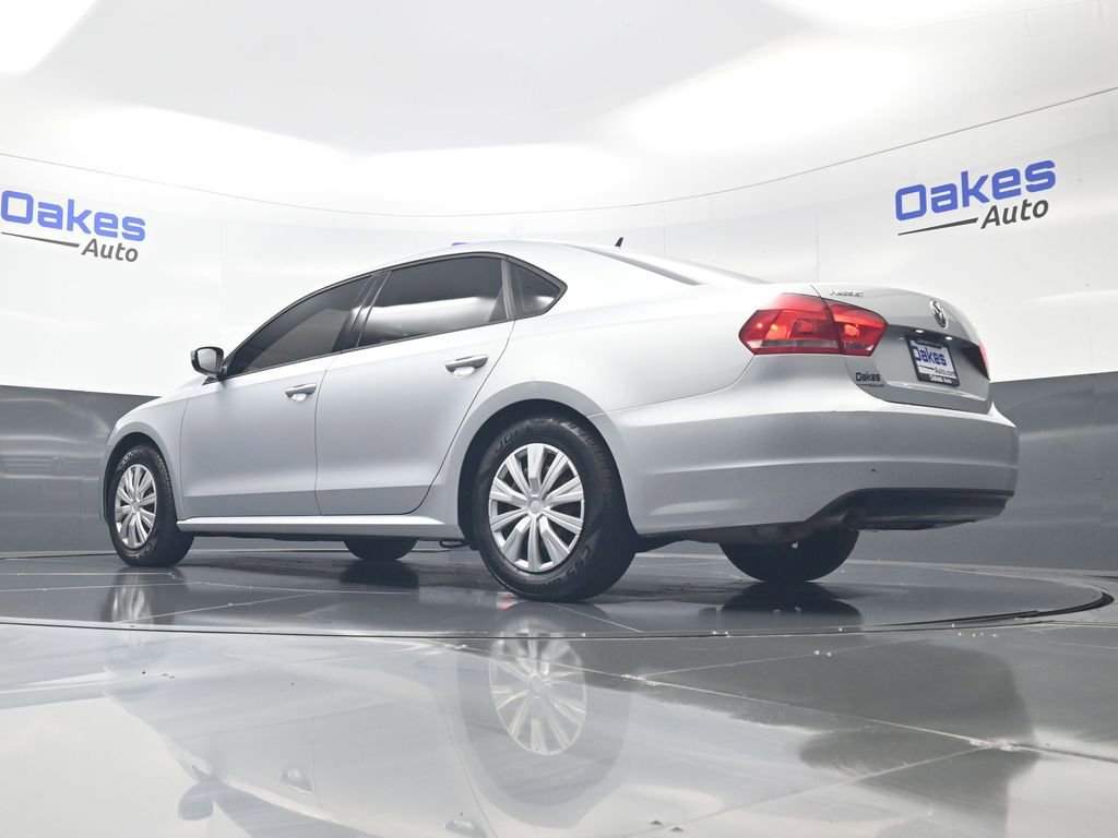 Used 2014 Volkswagen Passat 1.8T S image 35