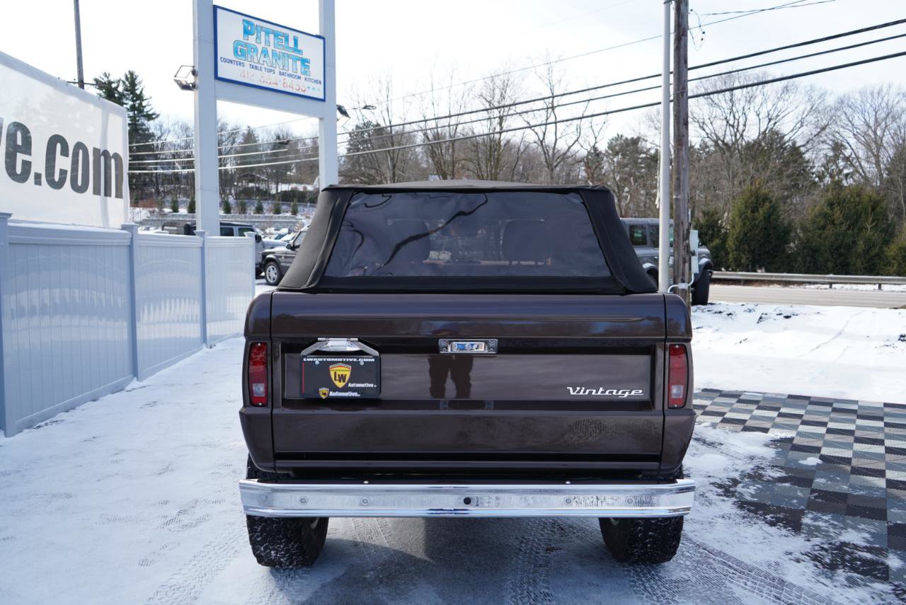 Used 2025 Ford Bronco Badlands image 8