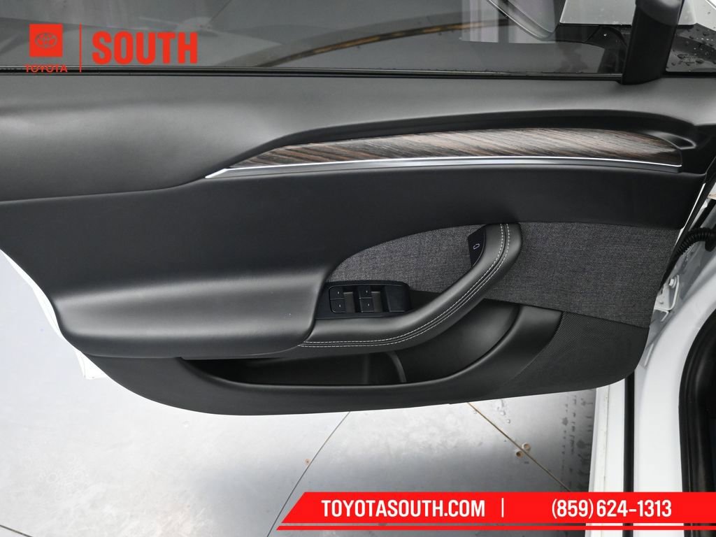 Used 2022 Tesla Model S image 21