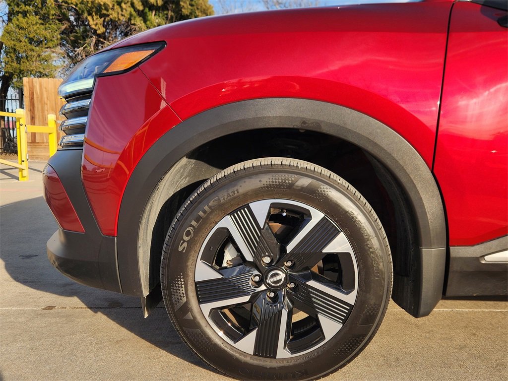 Used 2025 Nissan Kicks SV image 11