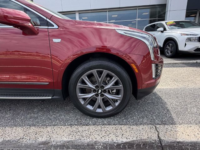 Used 2019 Cadillac XT5 Luxury w/ LPO, Black Ice Package AWD/4WD image 6