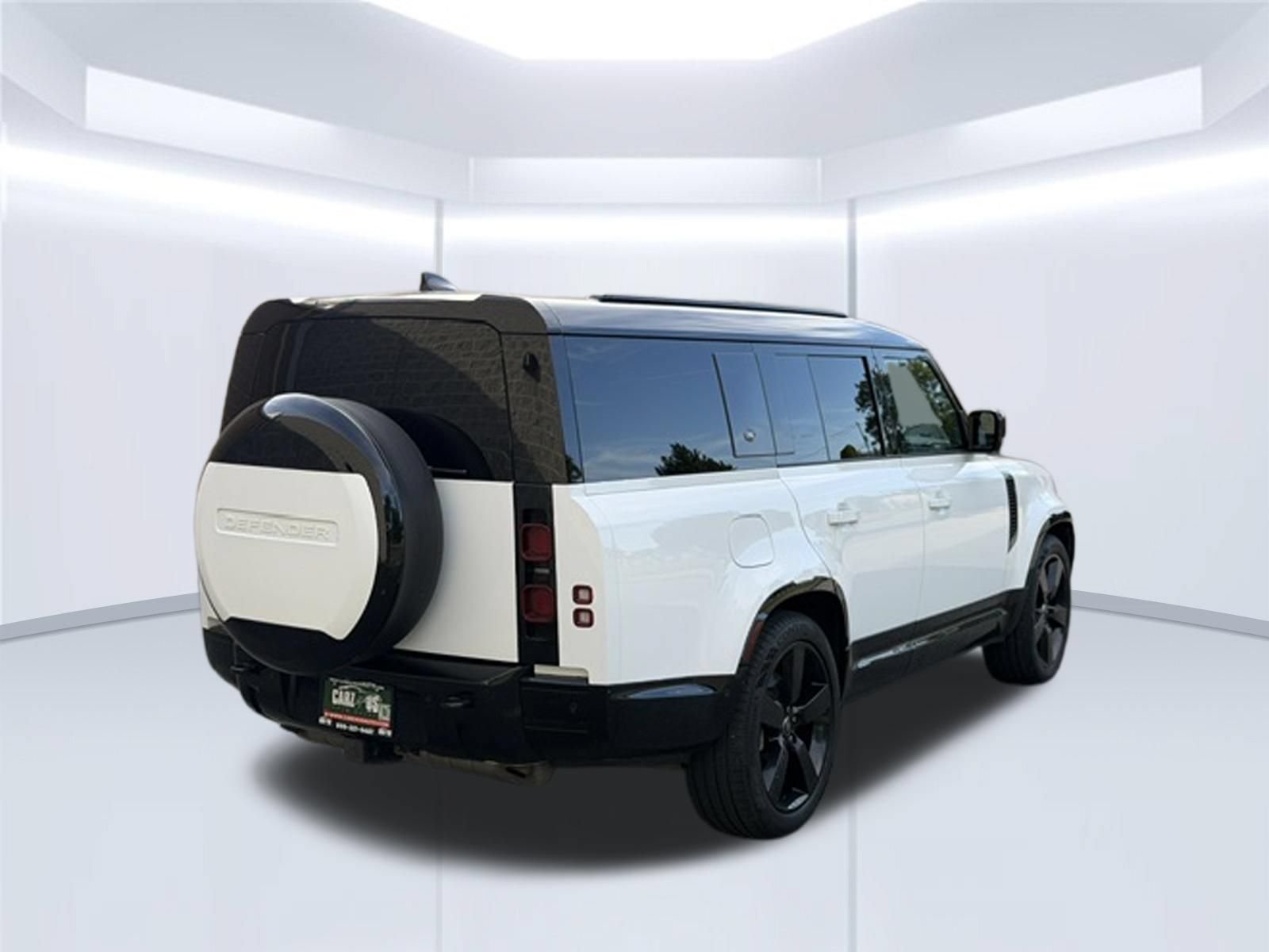 Used 2024 Land Rover Defender 130 X-Dynamic SE AWD/4WD image 5