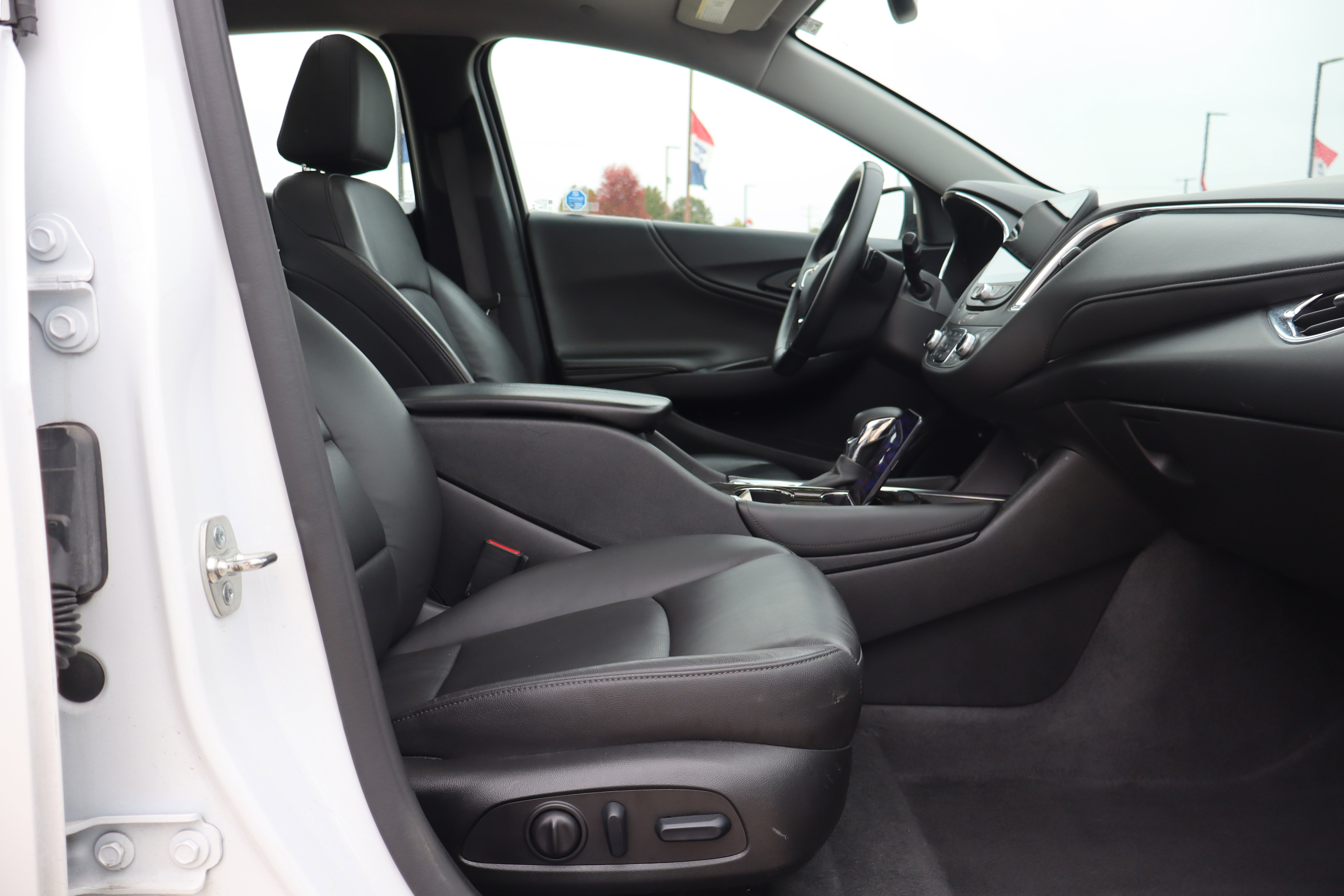 Used 2024 Chevrolet Malibu LT image 13