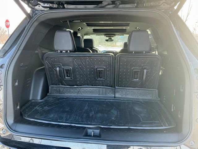 Used 2023 Chevrolet Traverse Premier w/ Redline Edition image 14