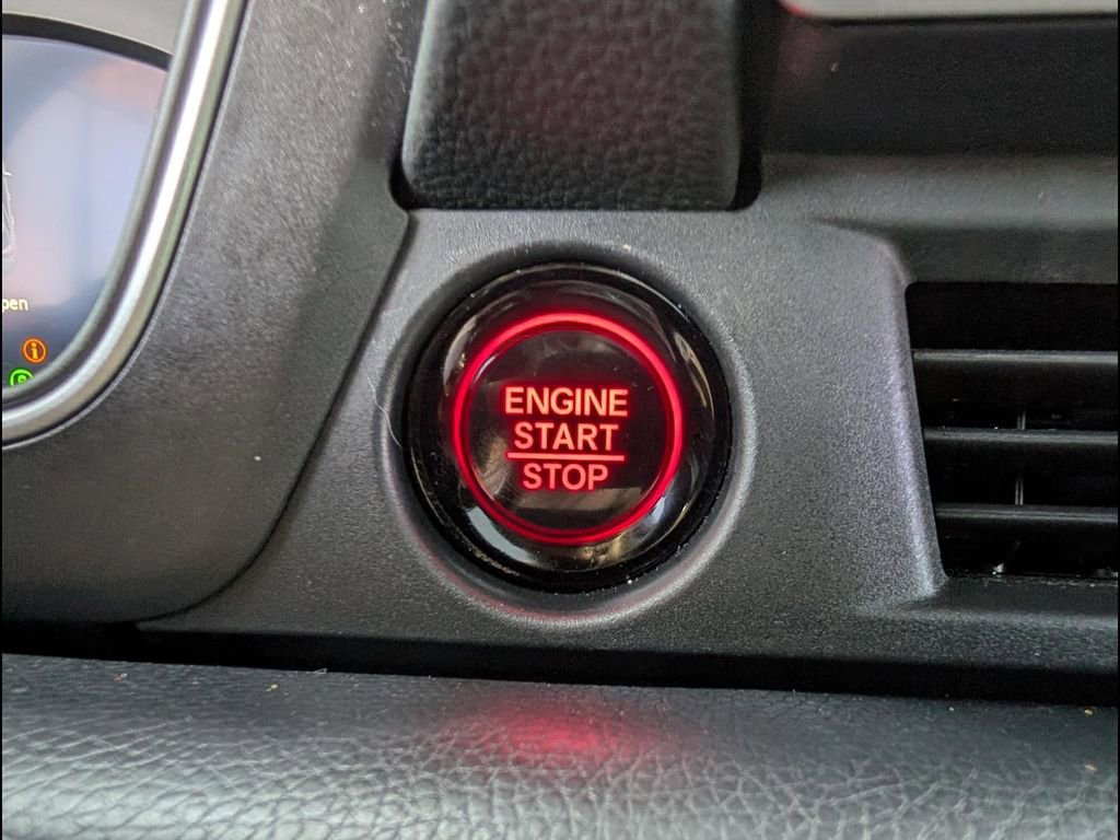 Used 2025 Honda Pilot Black Edition image 15