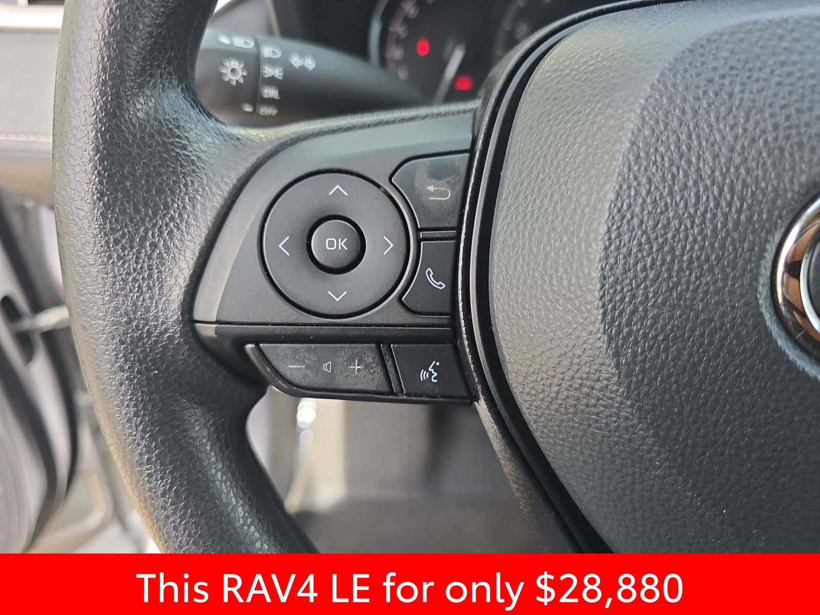 Used 2024 Toyota RAV4 LE image 22