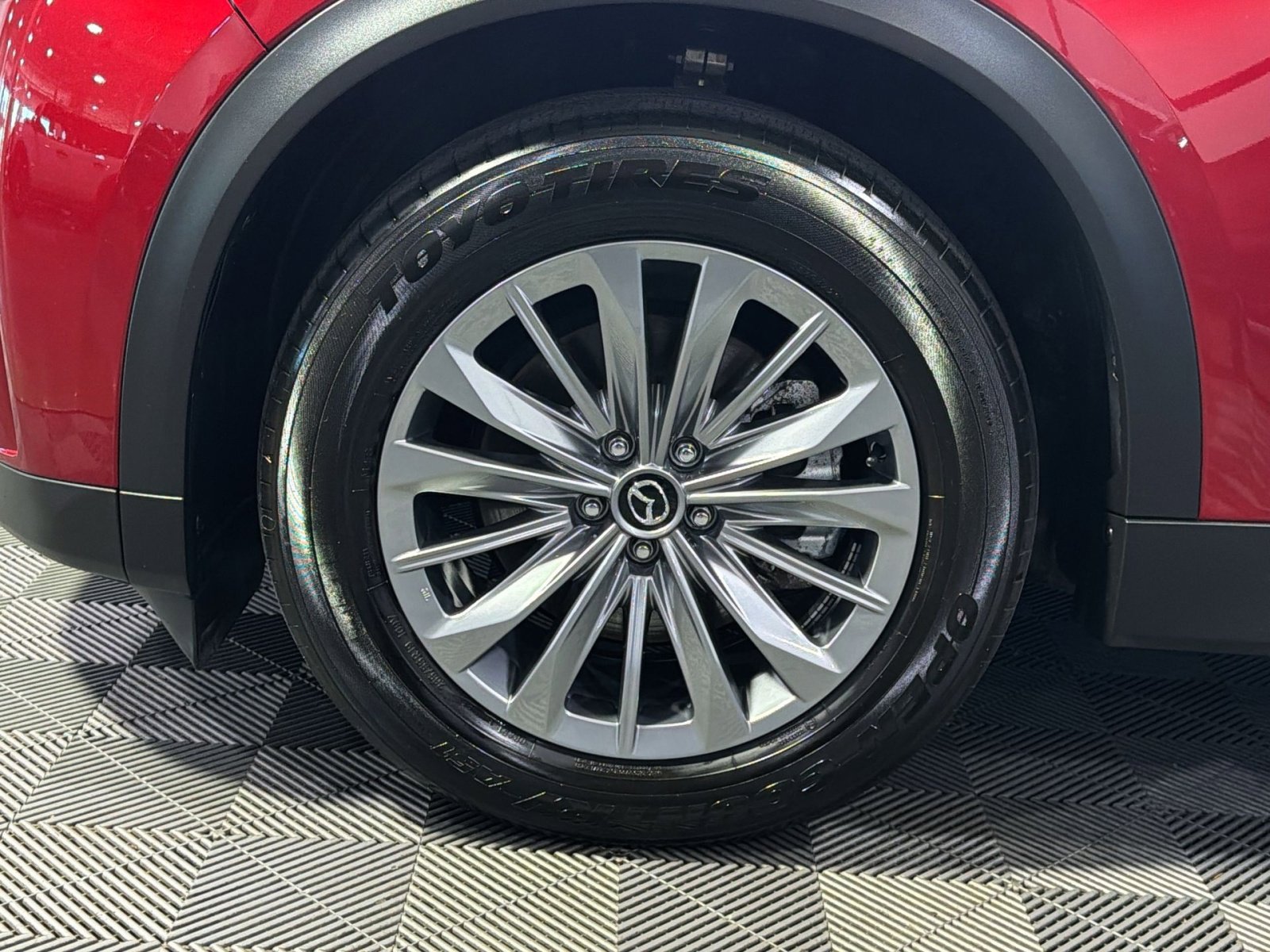 Used 2024 MAZDA CX-90 Plug-In Hybrid w/ Preferred AWD/4WD image 16