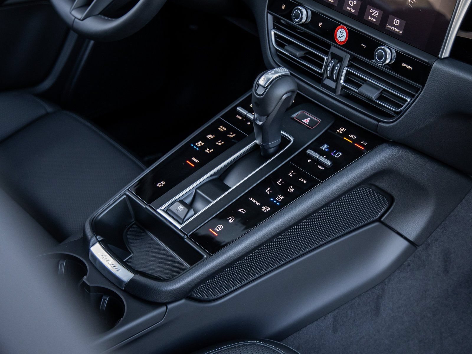 Certified 2026 Porsche Macan AWD/4WD image 33