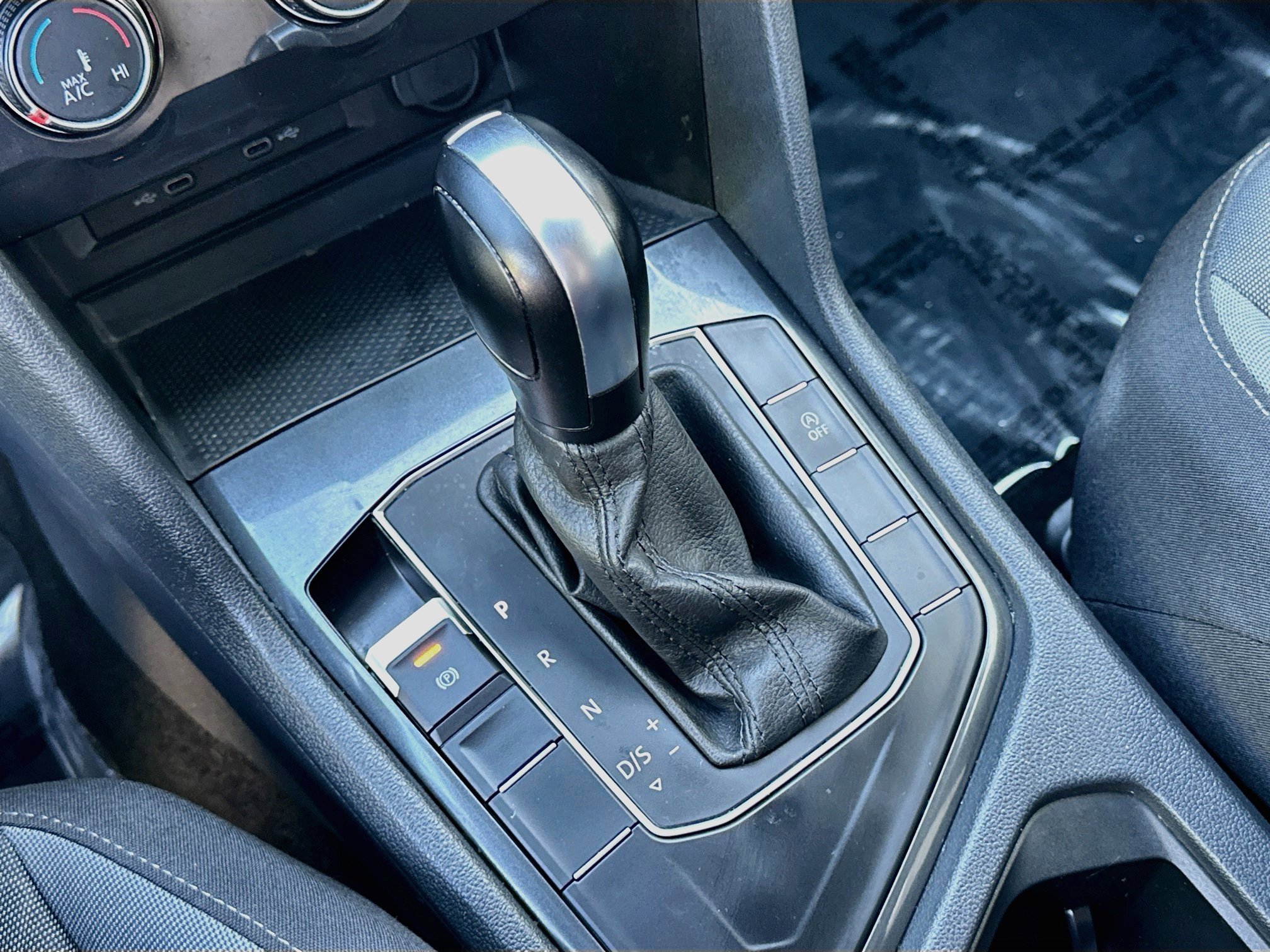 Used 2020 Volkswagen Tiguan S FWD image 13