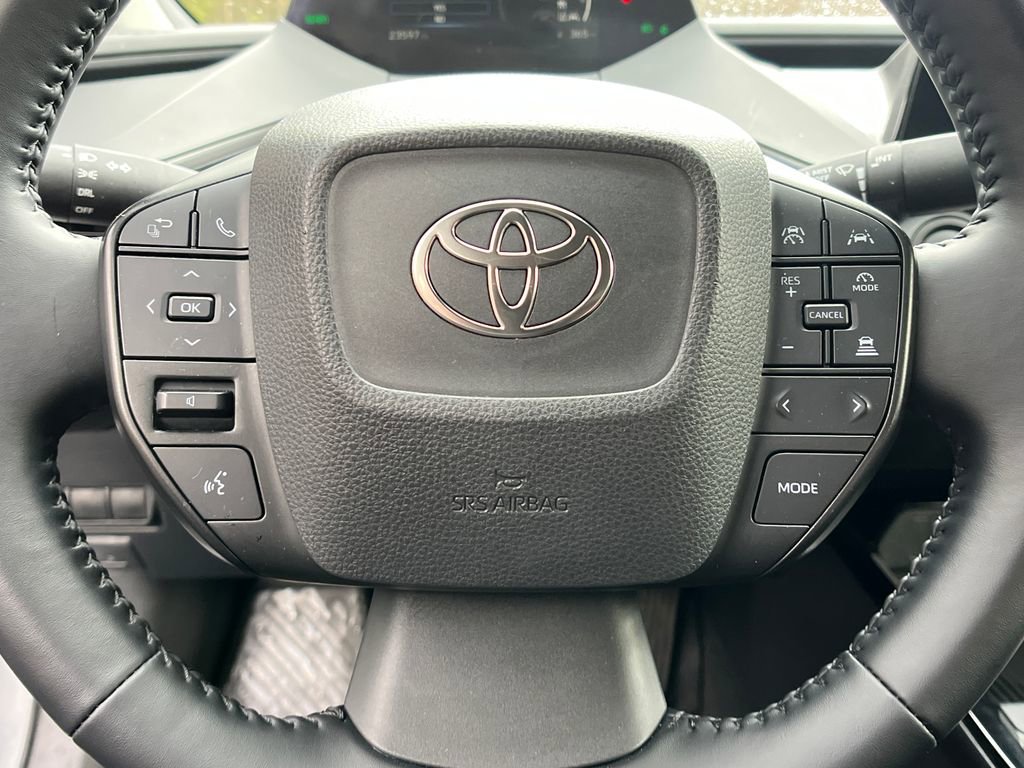 Used 2025 Toyota Prius LE FWD image 14