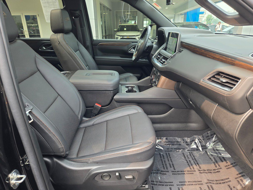 Certified 2023 Chevrolet Tahoe High Country w/ Premium Package AWD/4WD image 7