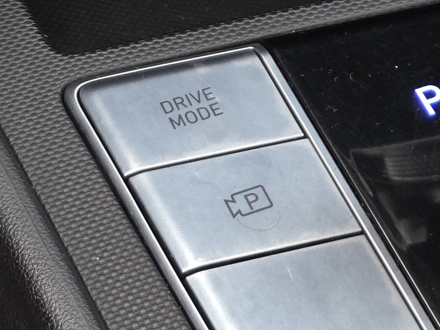 Used 2021 Hyundai Elantra SE FWD image 4