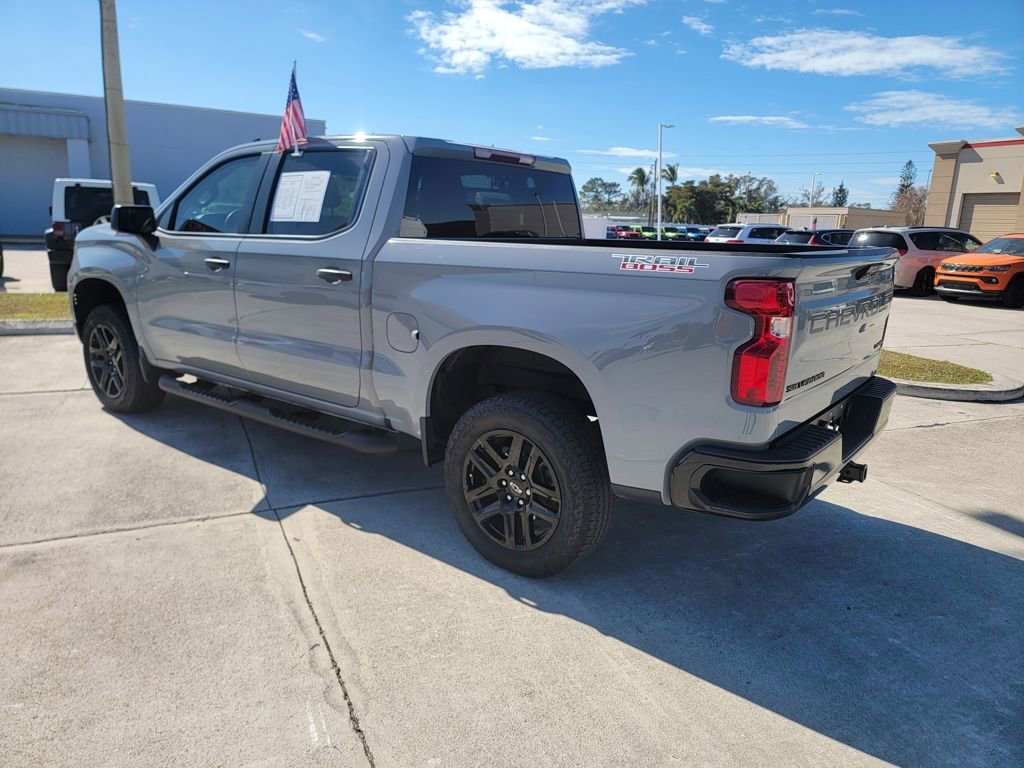Used 2024 Chevrolet Silverado 1500 Custom Trail Boss w/ Turbomax Blackout Package image 4