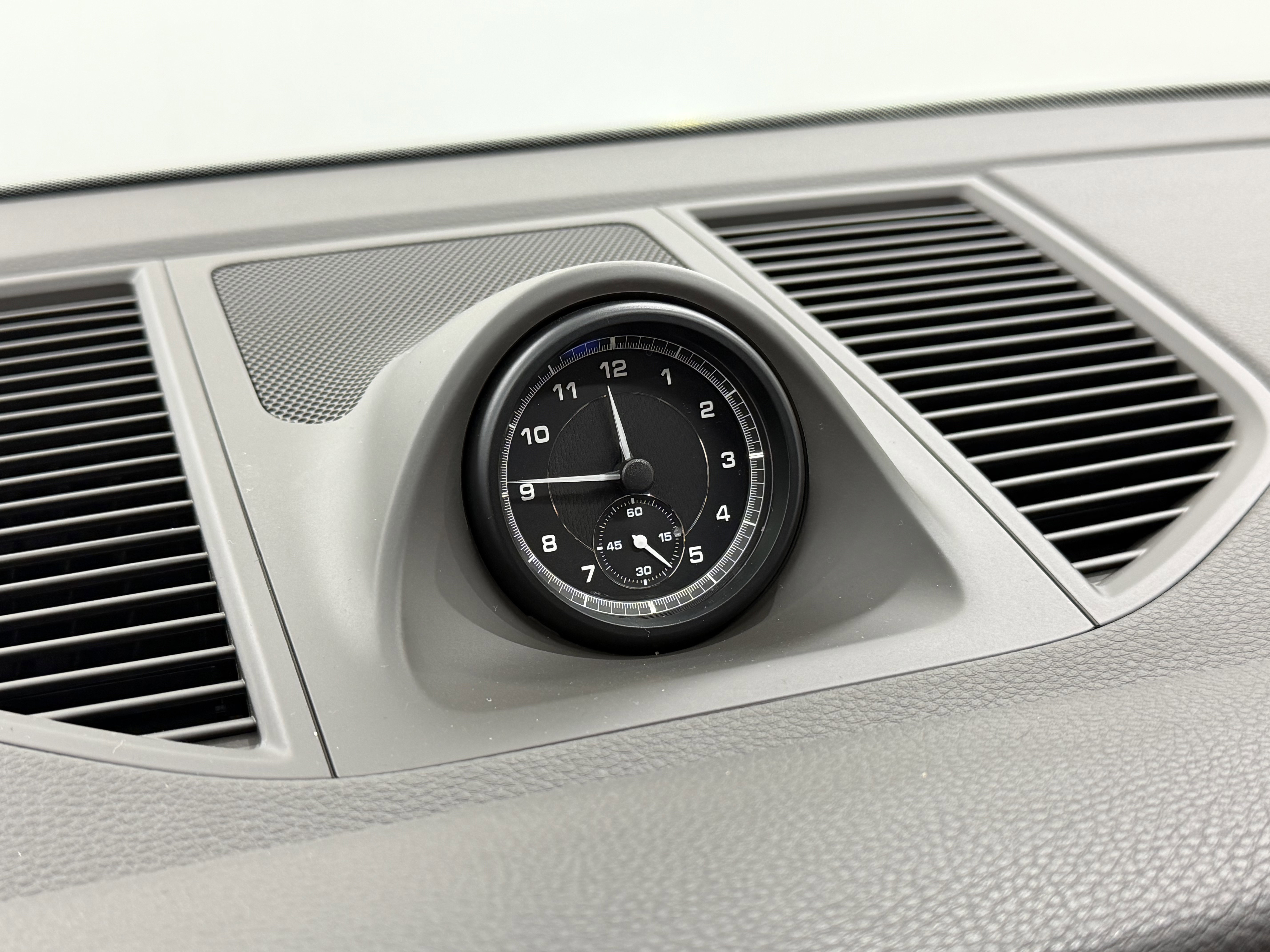 Certified 2023 Porsche Macan image 54