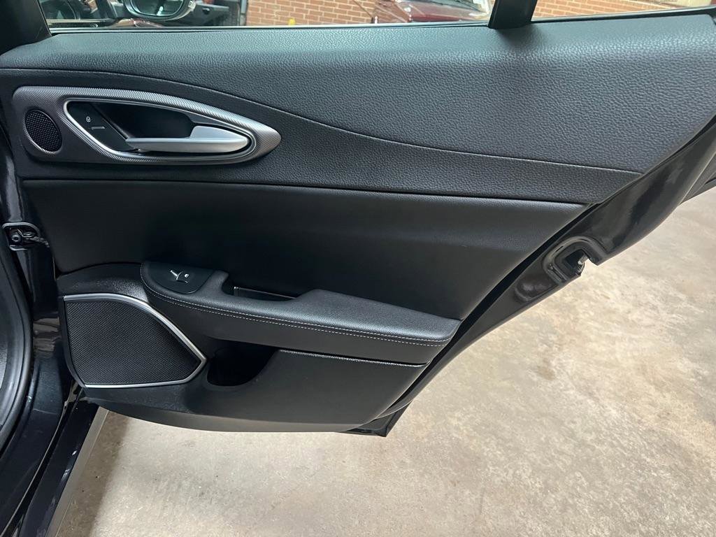 Used 2021 Alfa Romeo Giulia Ti Sport image 27
