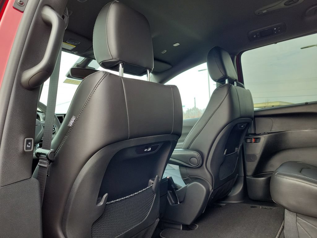 New 2026 Chrysler Pacifica Select FWD image 13