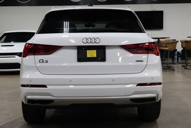 Used 2020 Audi Q3 2.0T Premium w/ Convenience Package AWD/4WD image 4