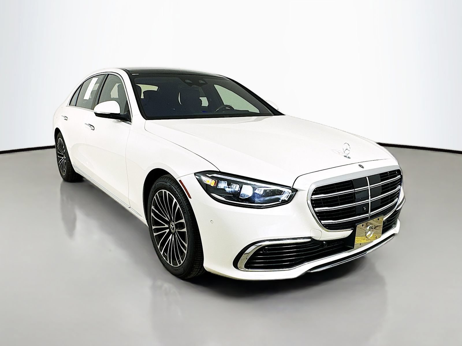 Used 2022 Mercedes-Benz S 580 4MATIC Sedan image 1