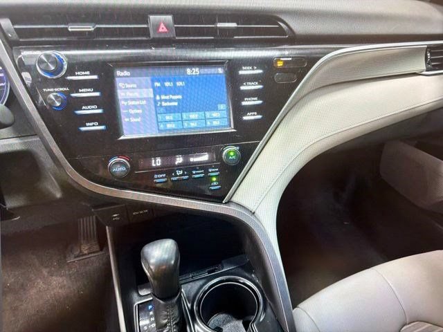 Used 2018 Toyota Camry SE FWD image 11