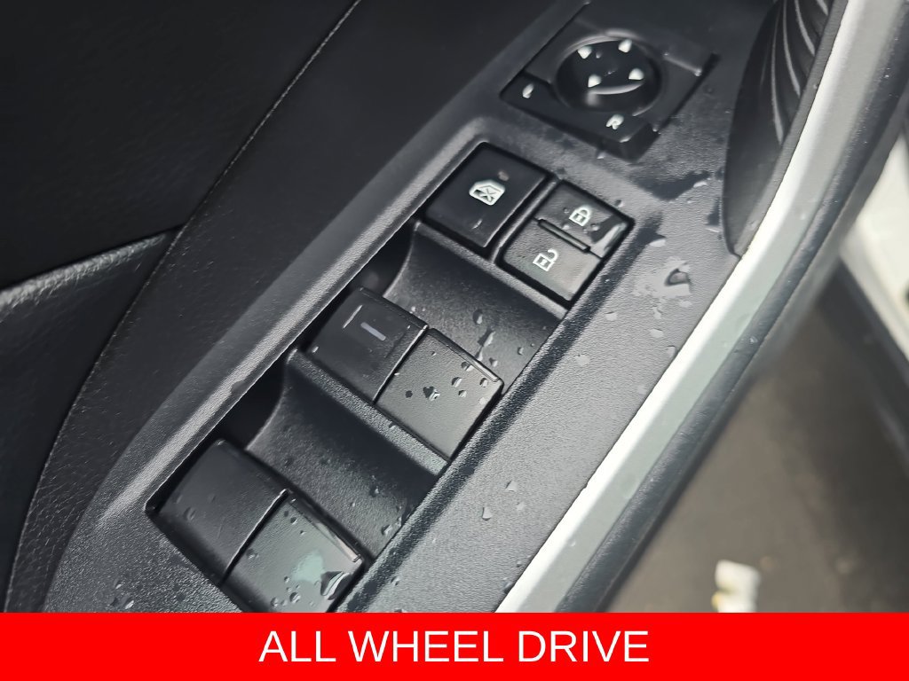 Used 2022 Toyota RAV4 LE AWD/4WD image 27