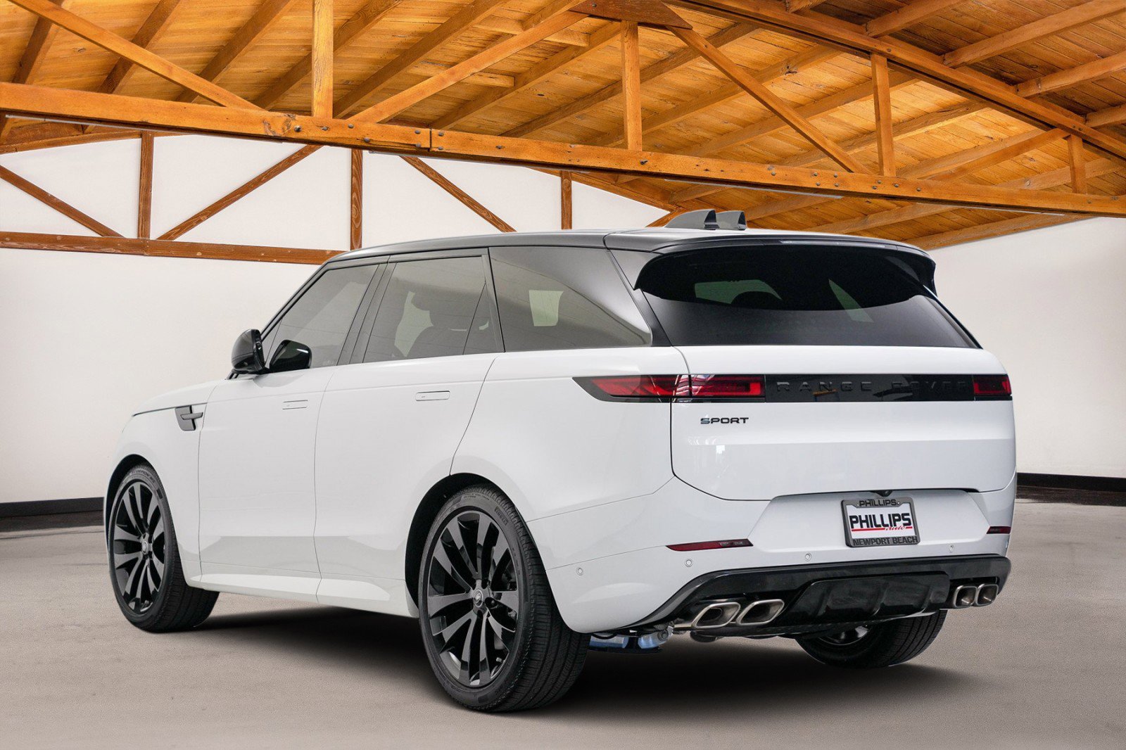 Used 2025 Land Rover Range Rover Sport Dynamic SE image 3