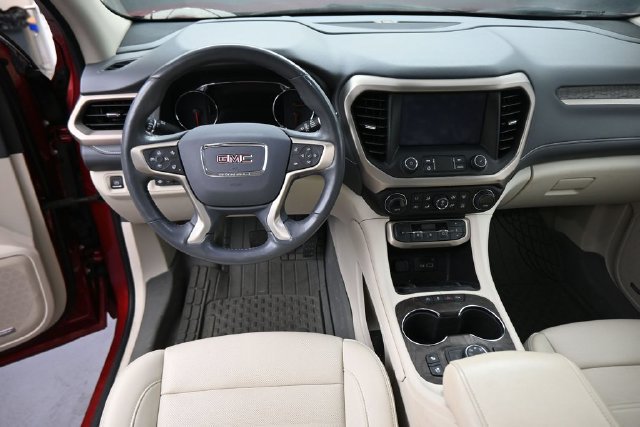 Used 2021 GMC Acadia Denali w/ Denali Ultimate Package AWD/4WD image 20