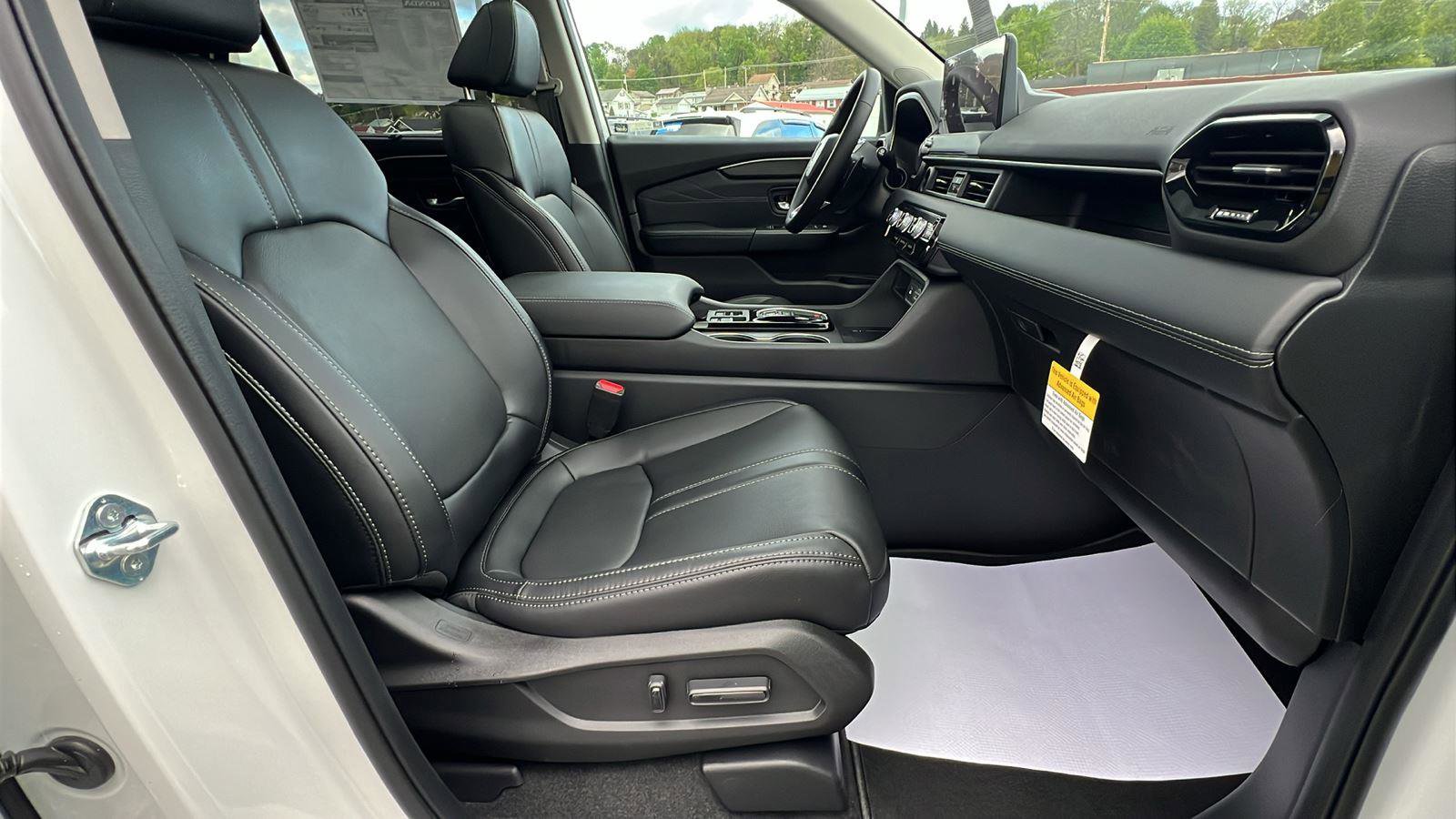 New 2026 Honda Pilot Touring image 13