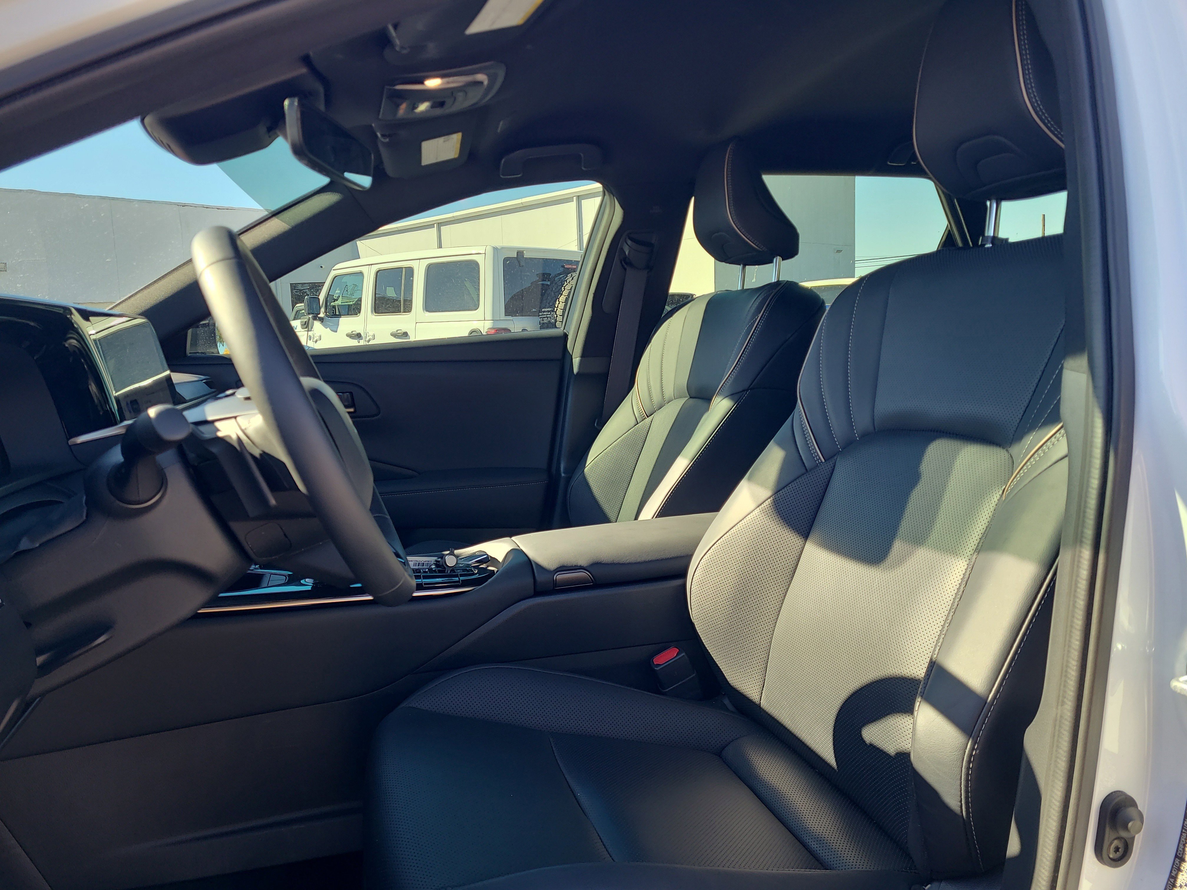 Used 2025 Toyota Crown Signia image 21