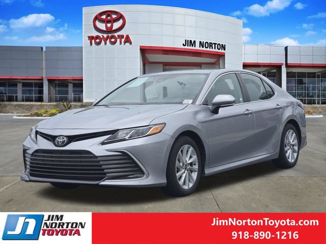Used 2024 Toyota Camry LE w/ Convenience Package FWD image 3