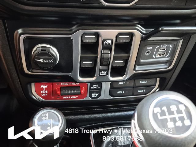 Used 2022 Jeep Wrangler Unlimited Rubicon w/ LED Lighting Group AWD/4WD image 38
