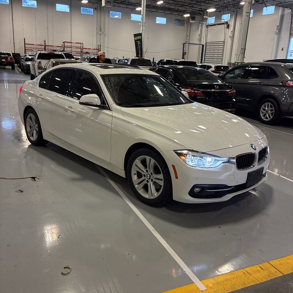Used 2017 BMW 330i Sedan RWD image 5