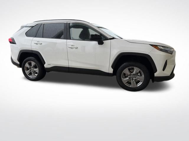 Used 2024 Toyota RAV4 LE AWD/4WD image 4