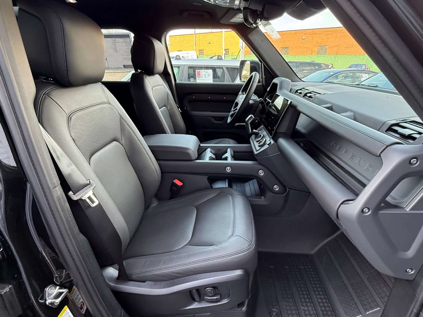 New 2026 Land Rover Defender 110 X-Dynamic SE AWD/4WD image 19