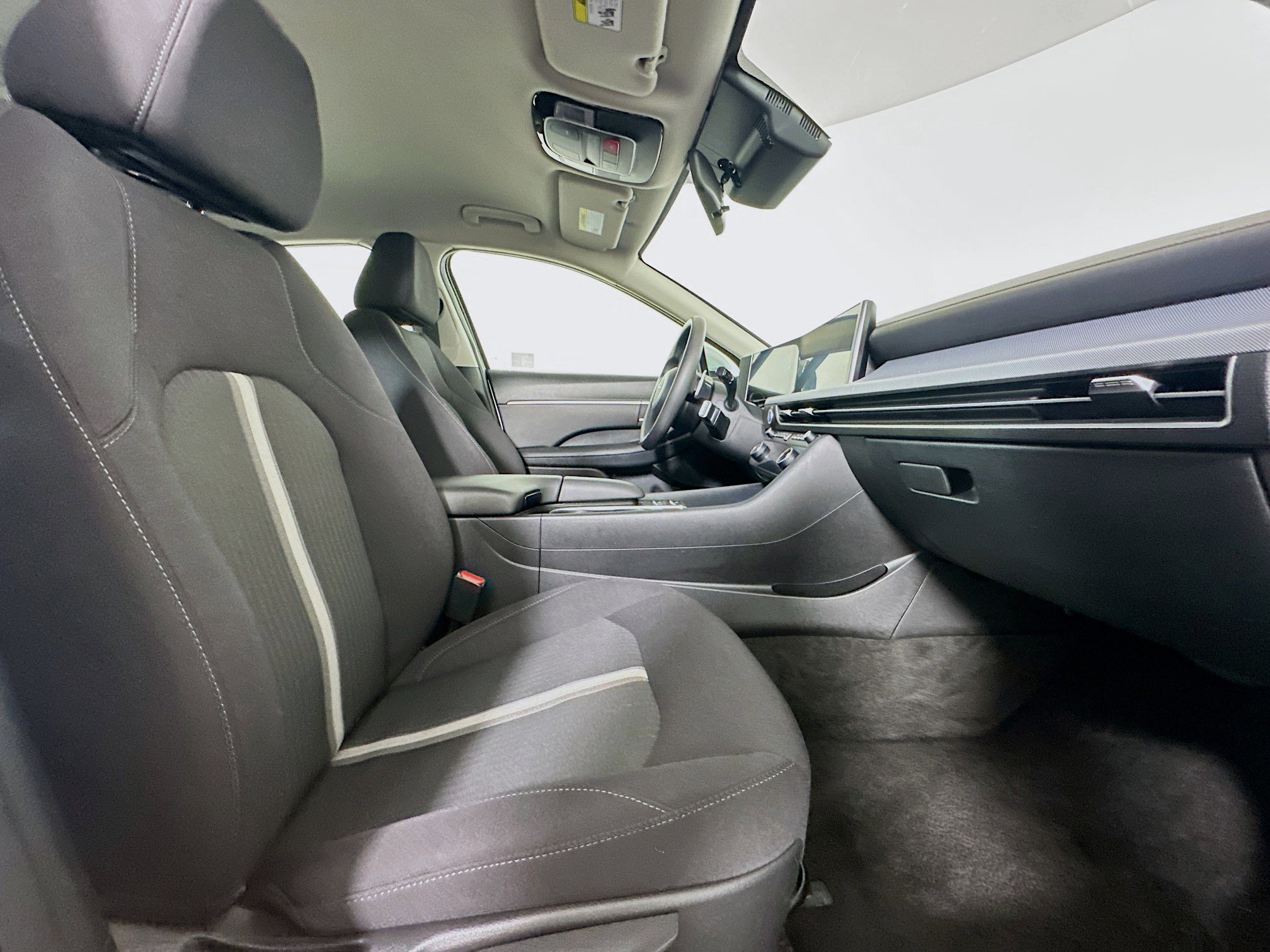 Used 2025 Hyundai Sonata SEL FWD image 30