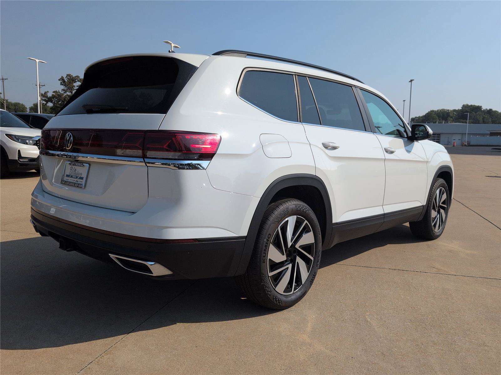 Used 2024 Volkswagen Atlas SE FWD image 3