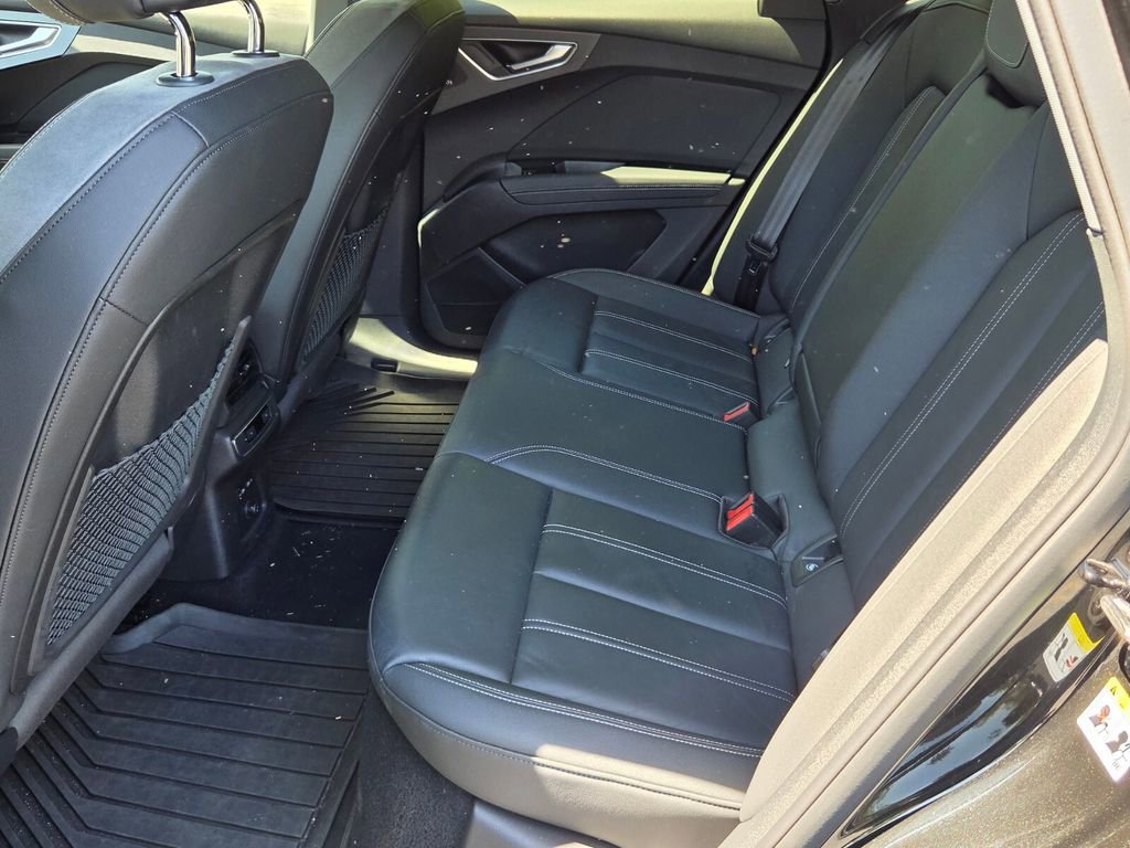 Used 2023 Audi Q4 e-tron Premium Plus w/ Premium Plus image 11