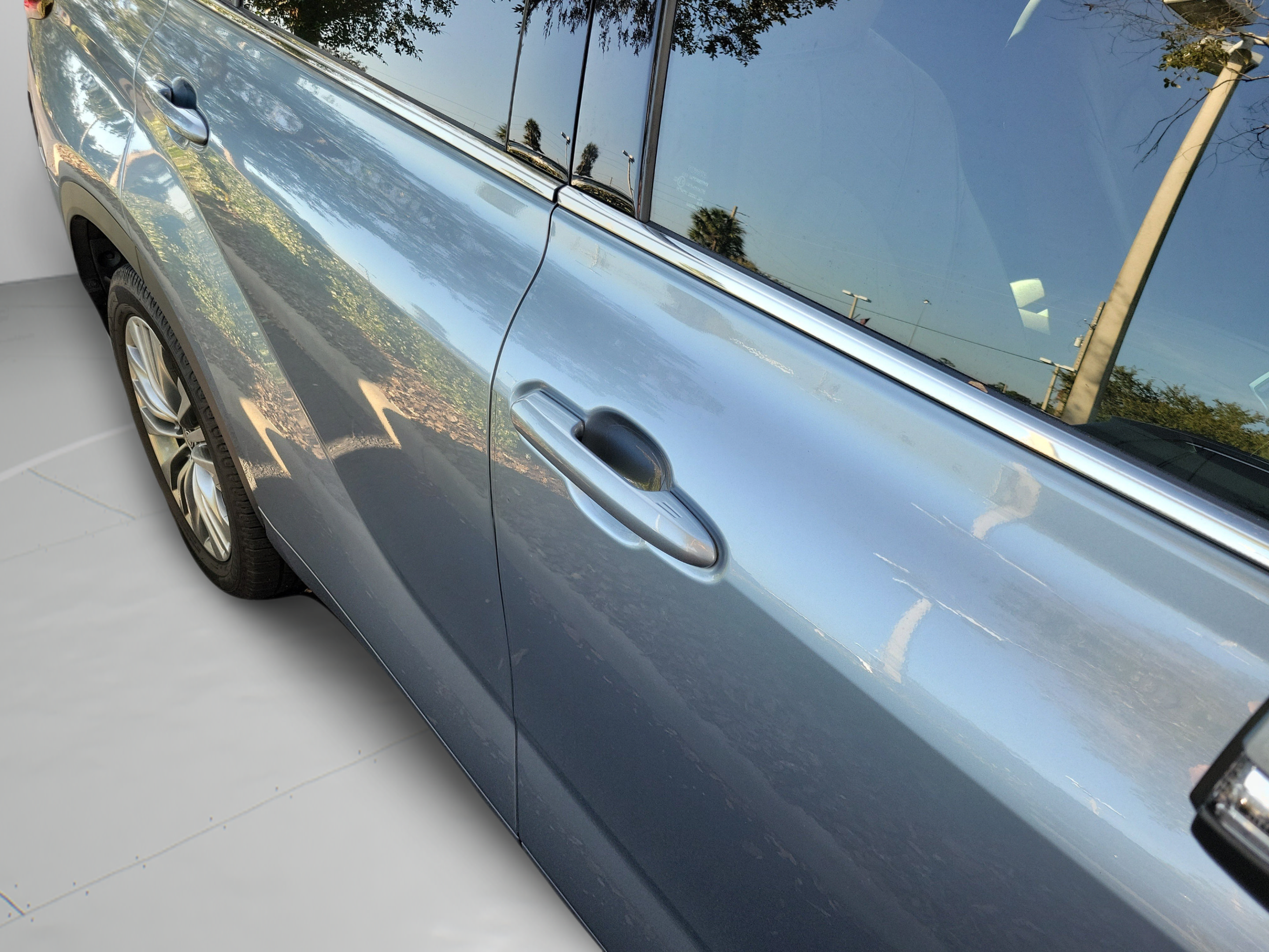 Used 2021 Toyota Highlander Platinum FWD image 17