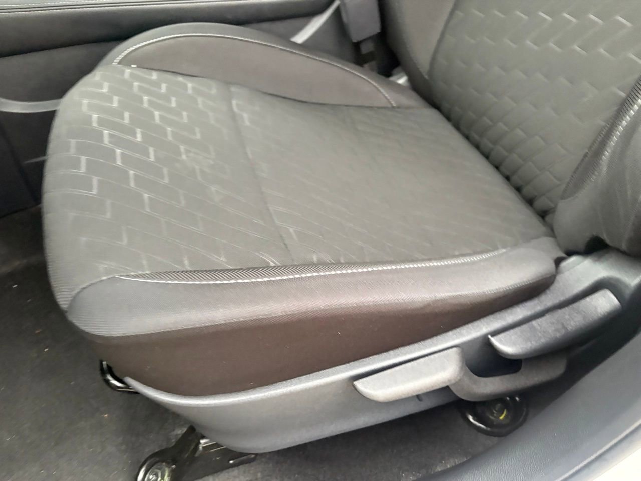 Certified 2023 Nissan Kicks SV FWD image 33