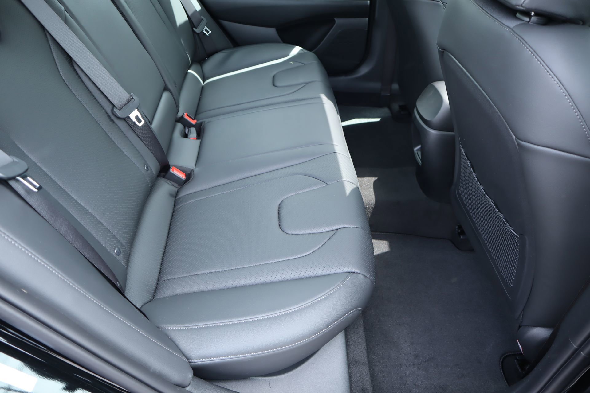 New 2026 Hyundai Elantra Limited FWD image 15