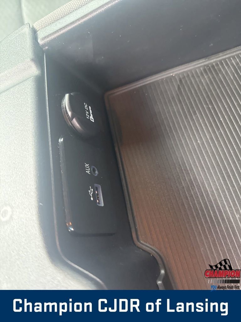 Used 2016 RAM 1500 ST w/ SXT Appearance Group image 33