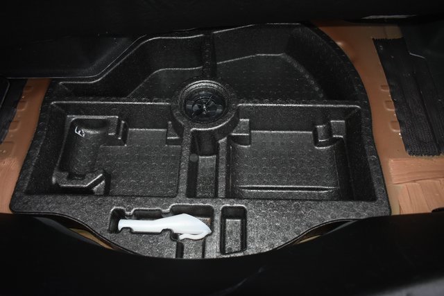 Used 2016 Lincoln MKZ Hybrid image 37