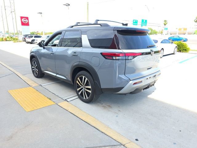 Used 2025 Nissan Pathfinder Platinum w/ Cargo Package image 6