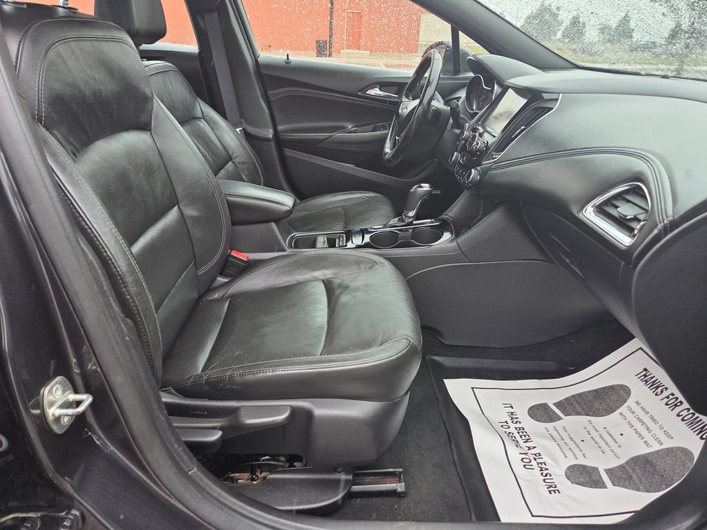 Used 2017 Chevrolet Cruze Premier FWD image 38