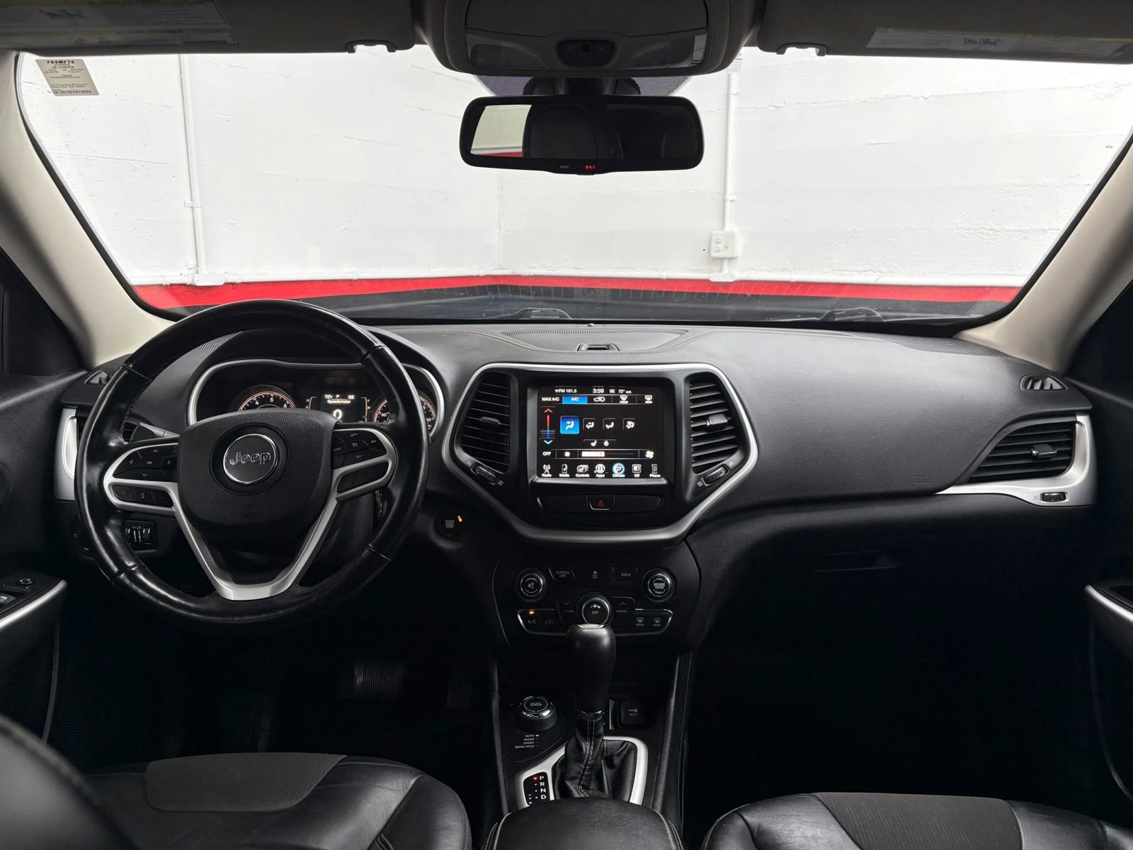 Used 2018 Jeep Cherokee Latitude Plus w/ Cold Weather Group image 11