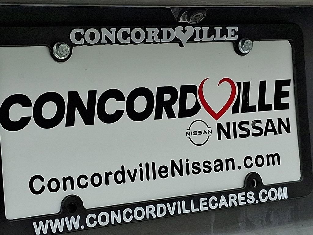 Used 2023 Nissan Rogue S image 31