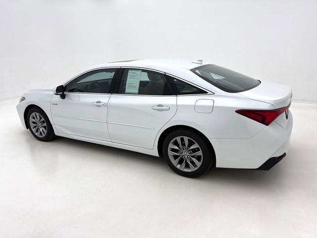 Used 2021 Toyota Avalon XLE w/ Moonroof Package image 10