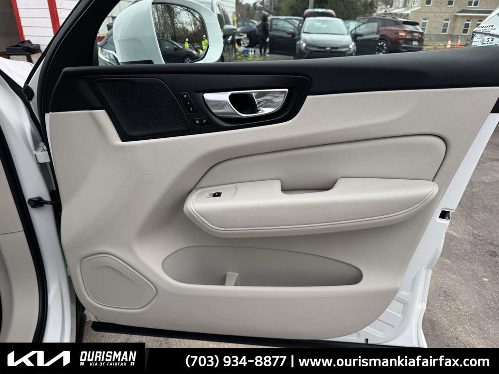 Used 2022 Volvo XC60 T8 Inscription w/ Advanced Package image 33